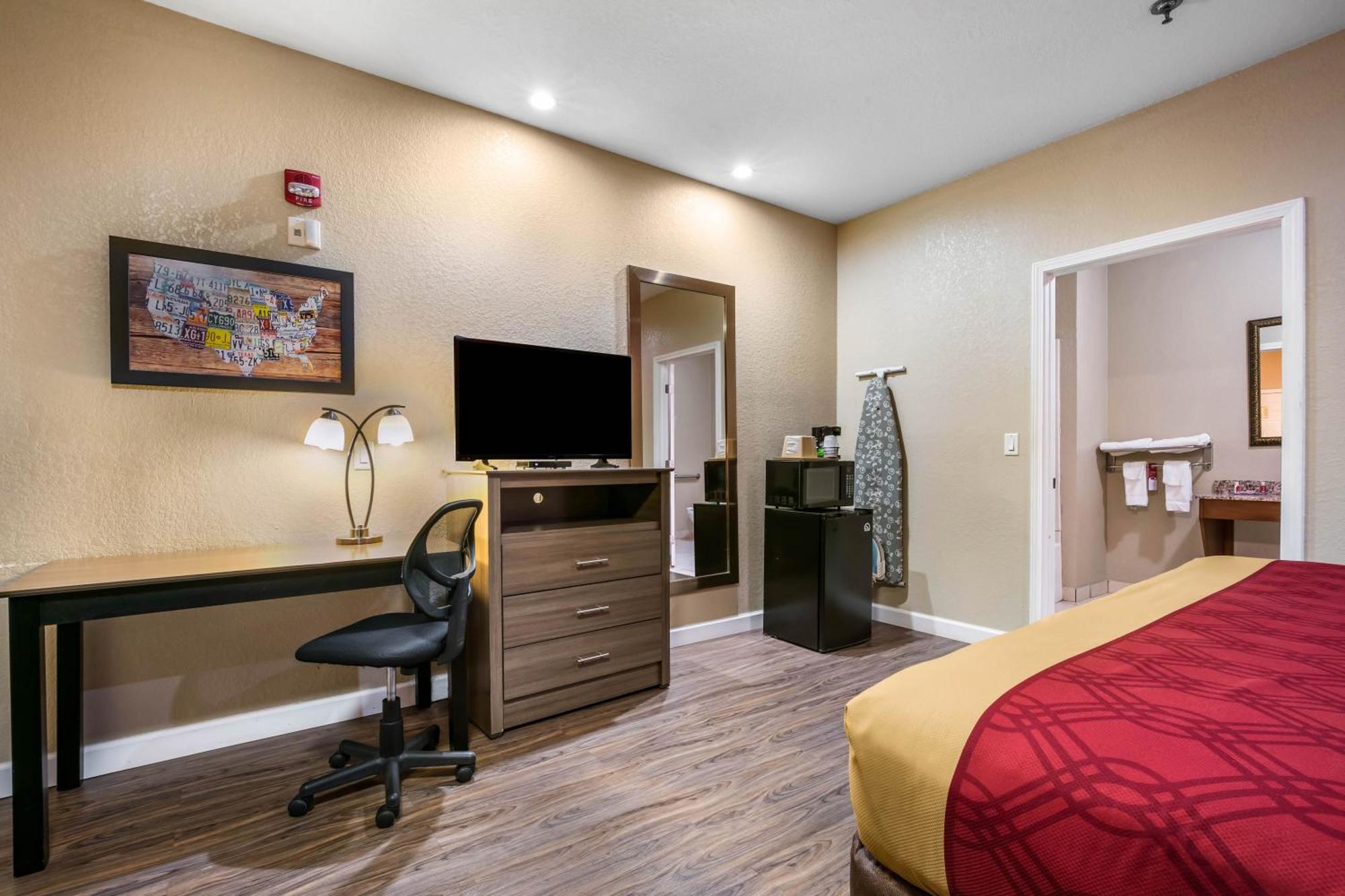 King Room - Accessible/Non-Smoking