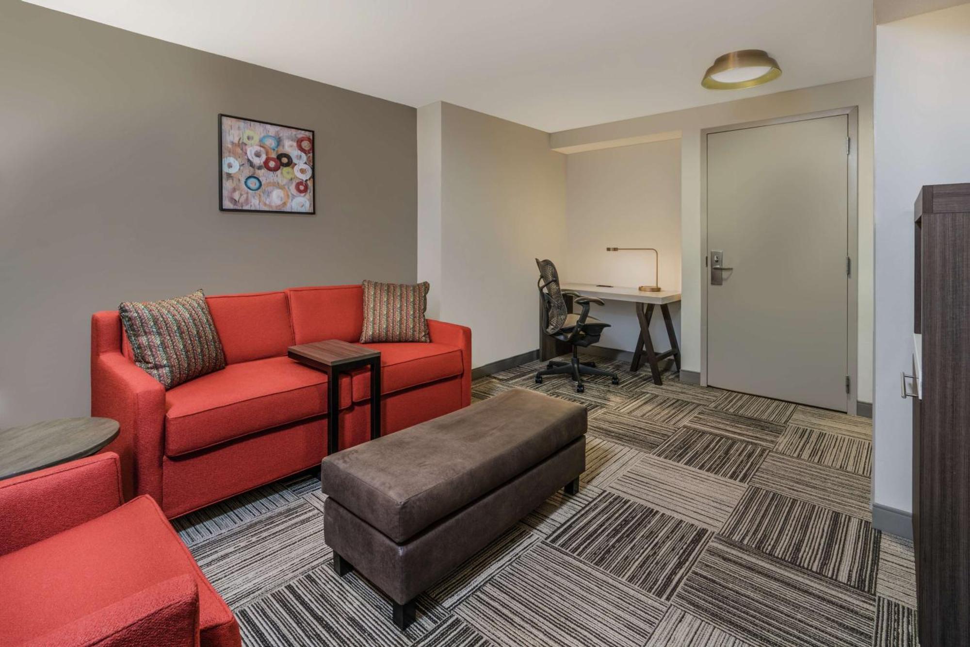 Junior King Suite with Sofa Bed - Non-Smoking