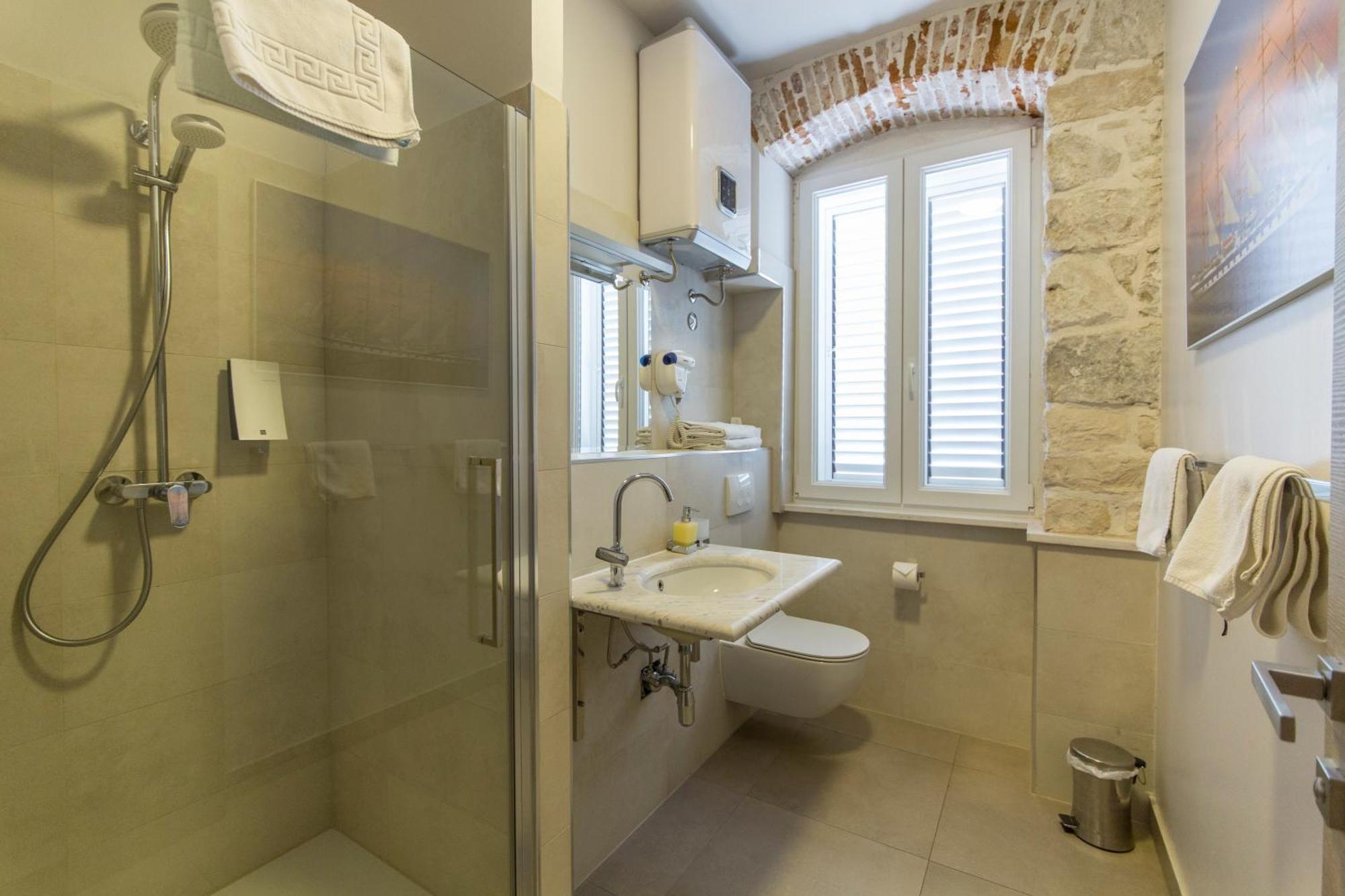 Double or Twin Room,1282517779:JPEG