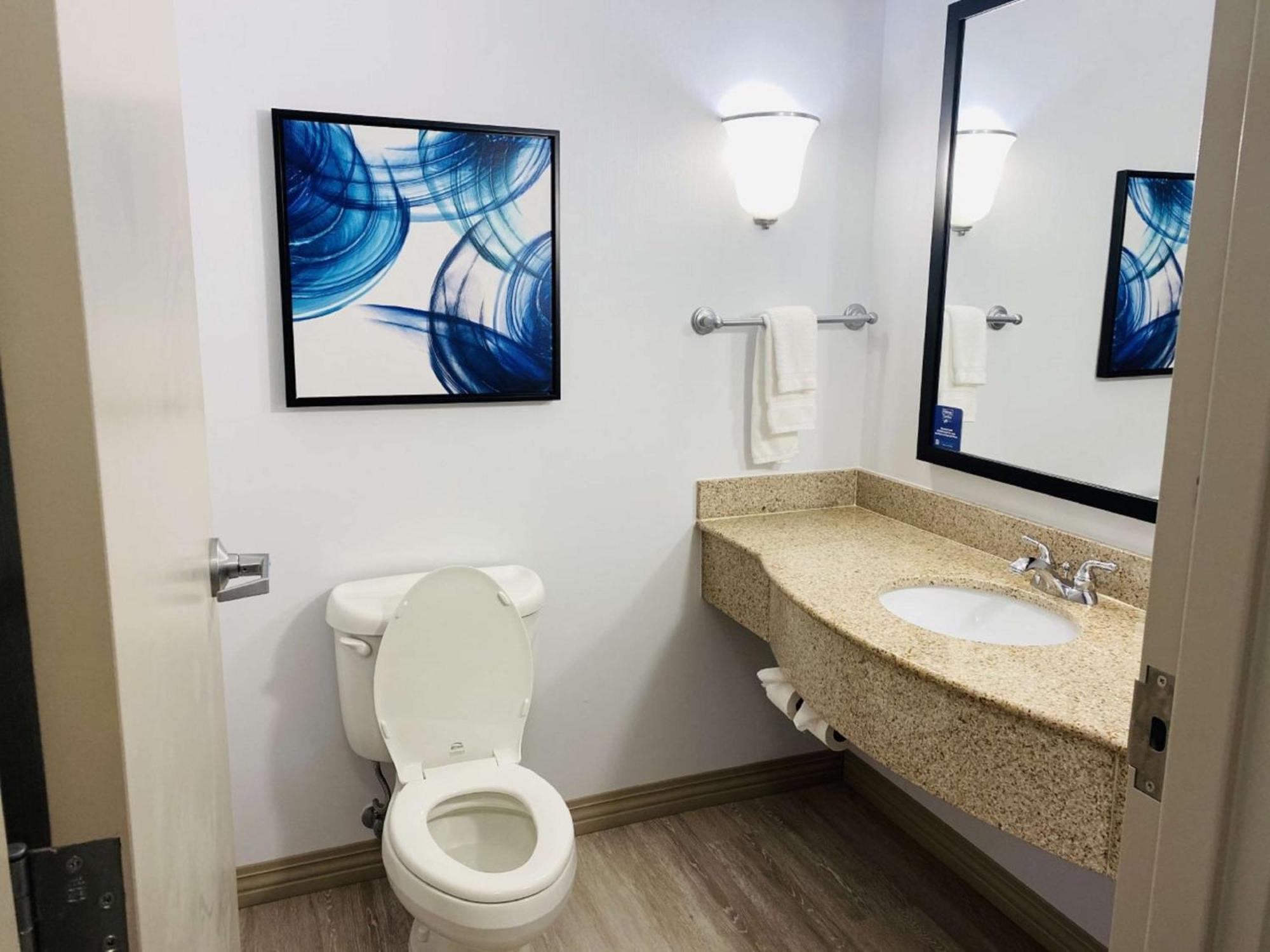 King Suite with Whirlpool