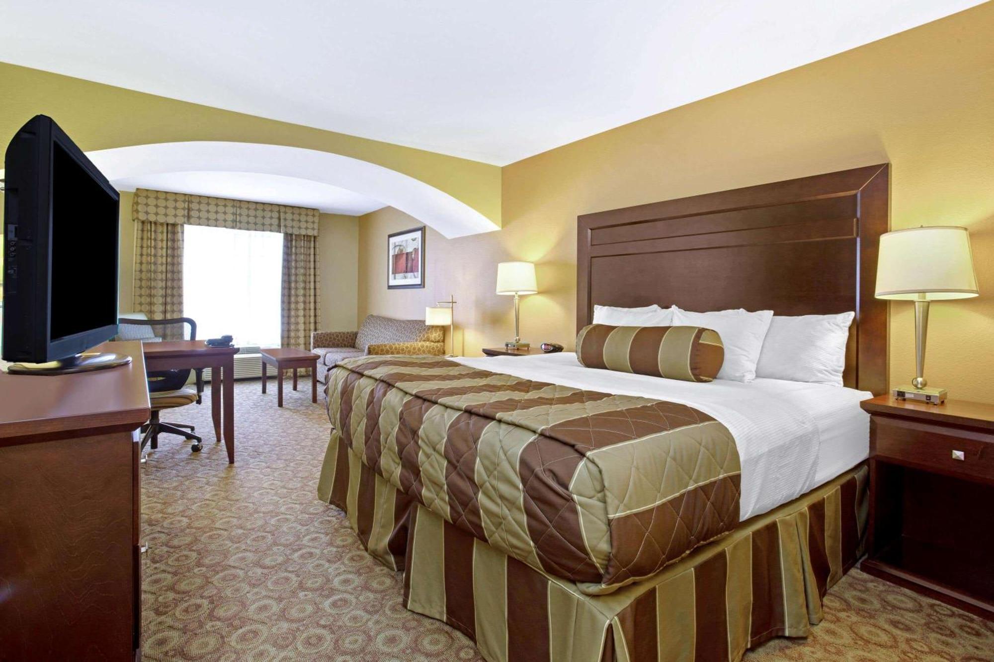 King Room with Sofa Bed