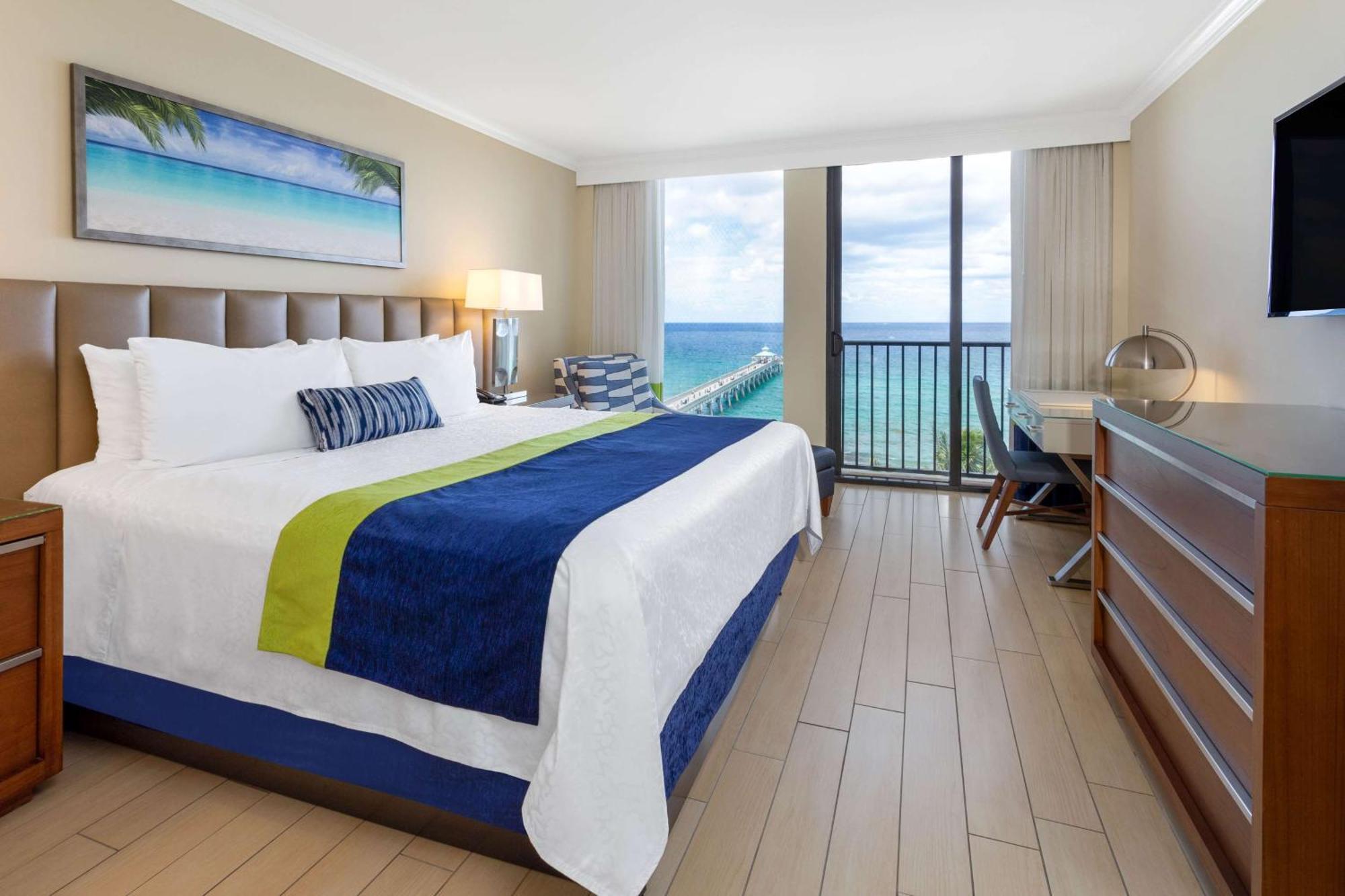 King Room with Ocean View - Mobility Access/Non-Smoking