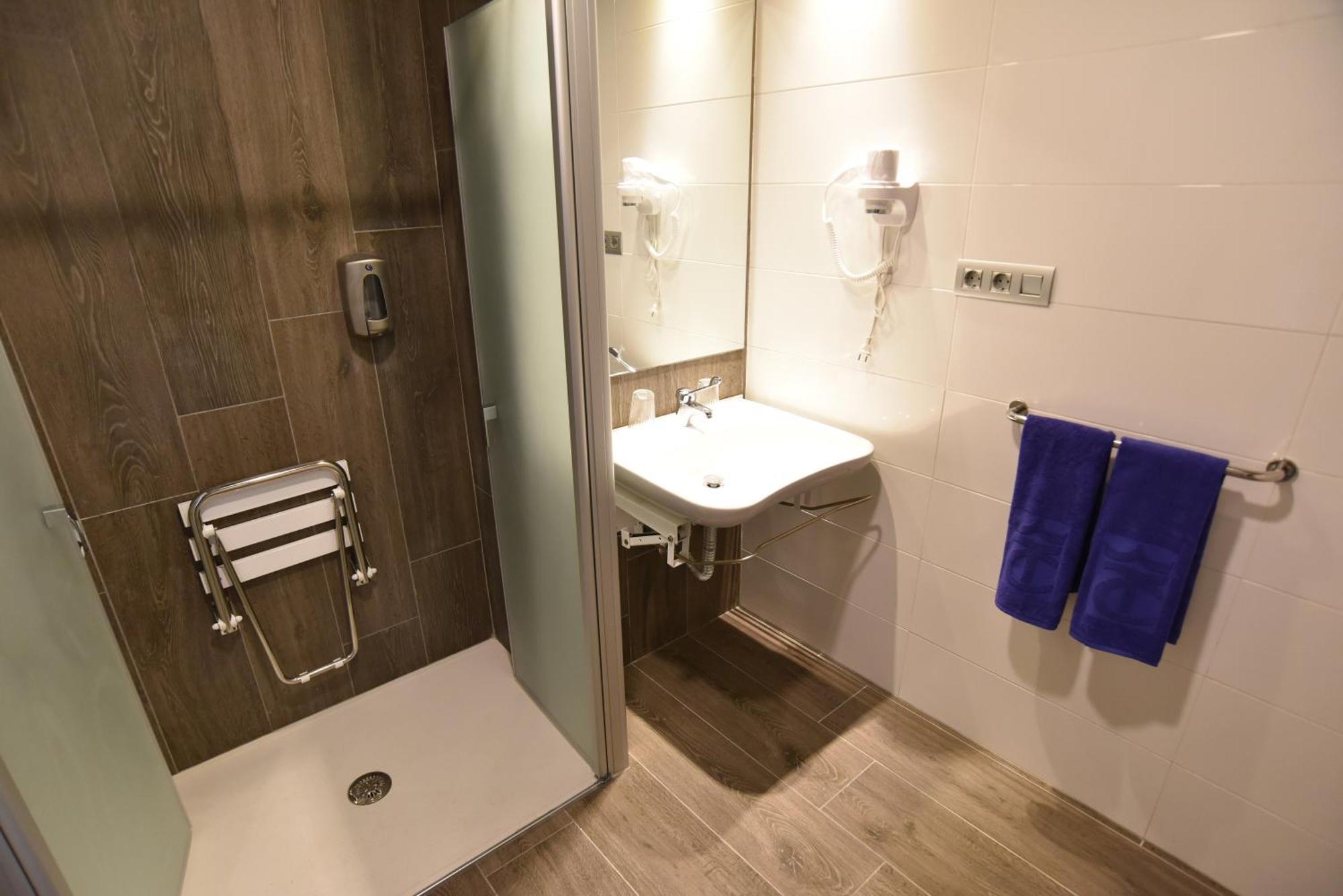 Habitación Doble adaptada para personas con movilidad reducida