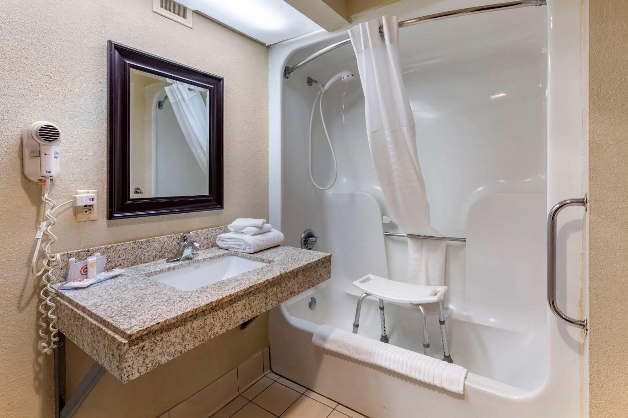 King Room - Accessible/Non-Smoking
