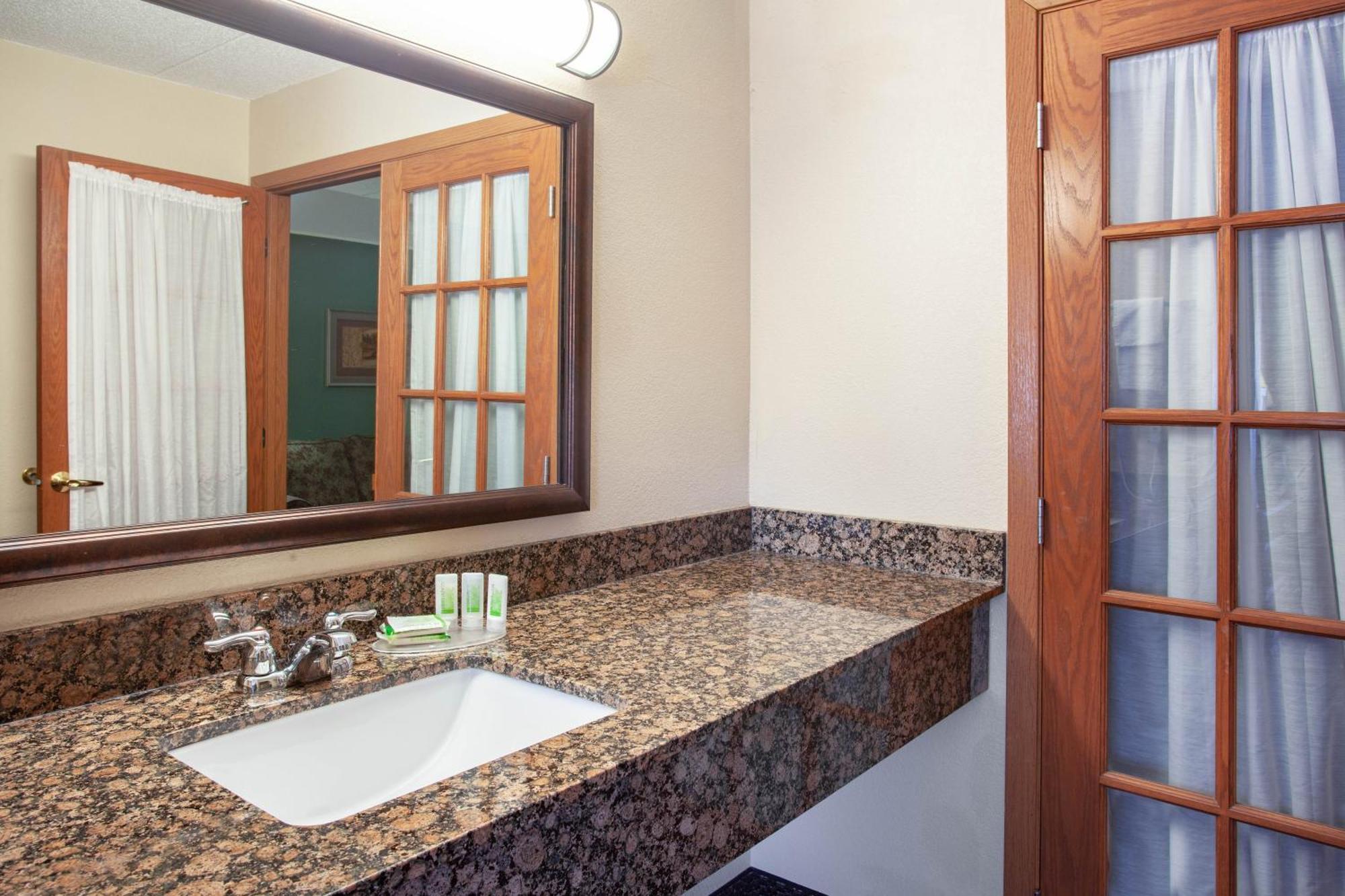 Superior One Bedroom King Suite - Non-Smoking