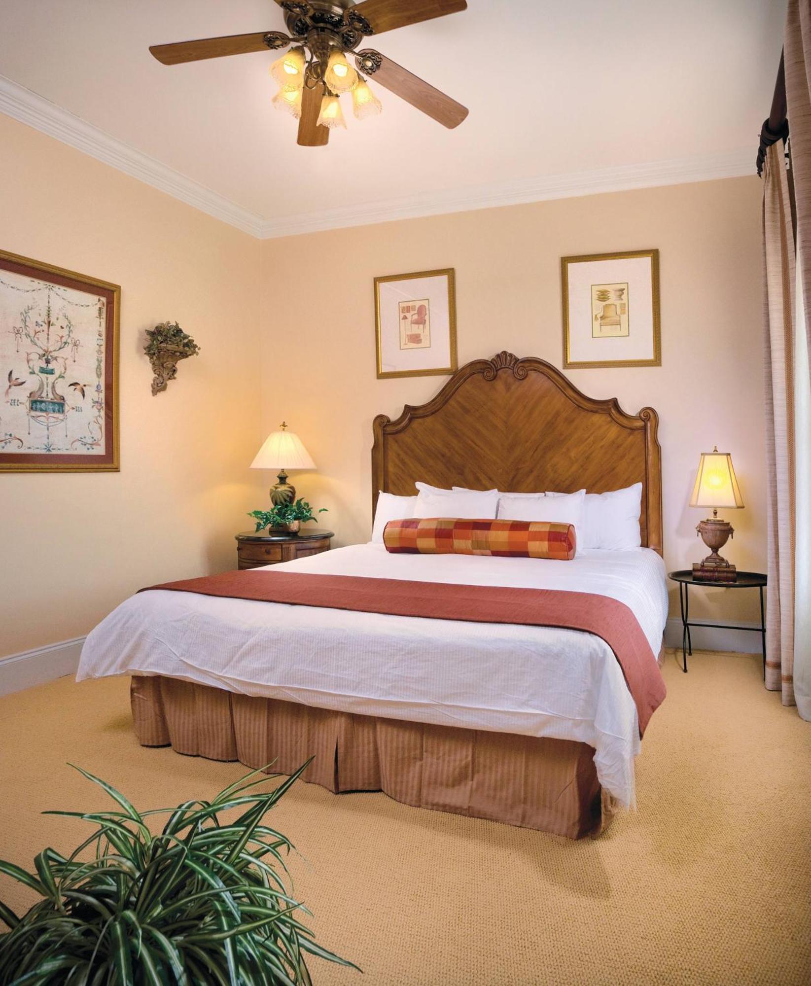 One-Bedroom King Suite