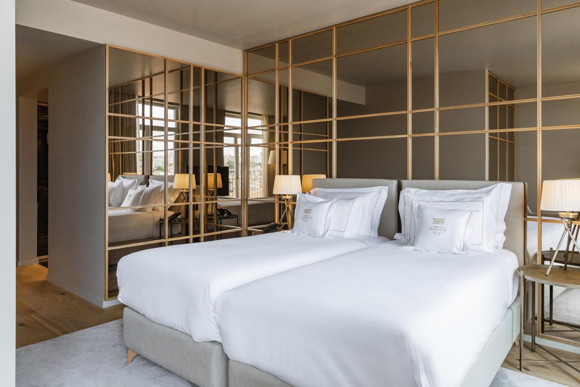 Quarto Twin Premium com Varanda e Vista da Catedral