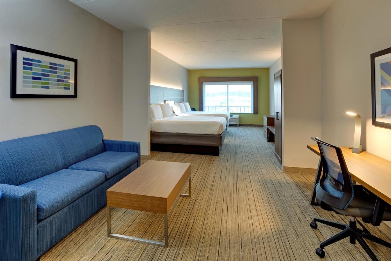Double Suite Two Double Beds Non-Smoking