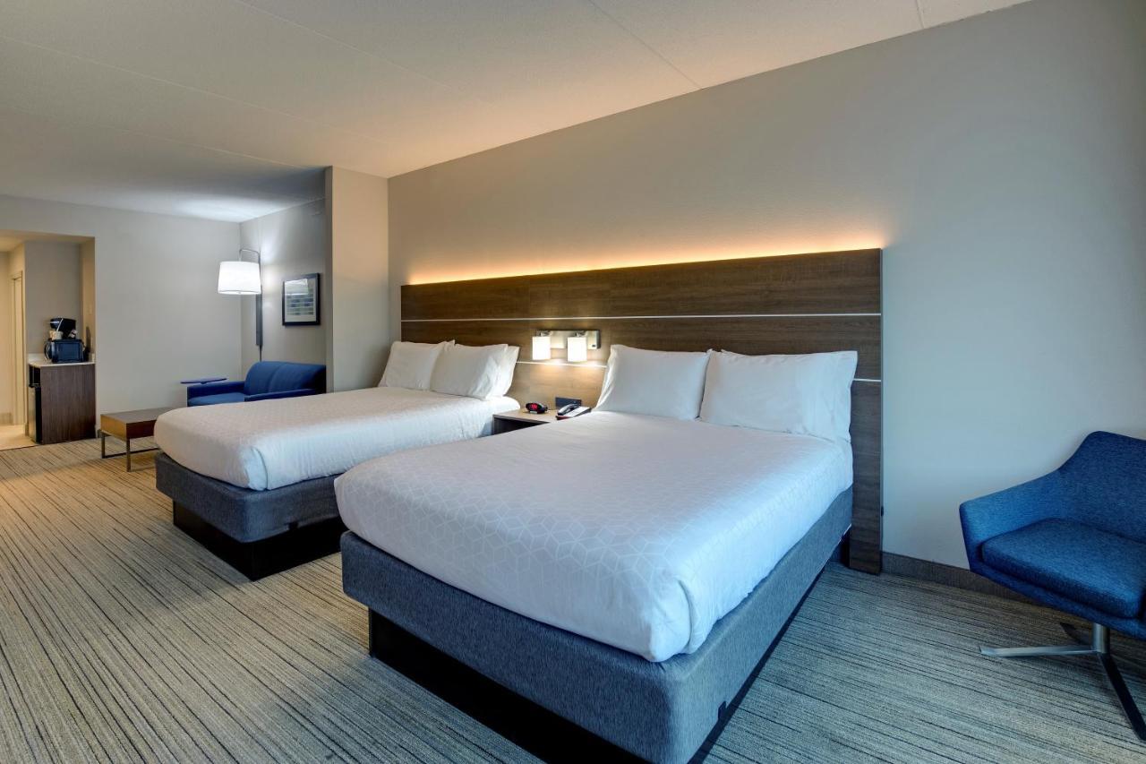 Double Suite Two Double Beds Non-Smoking