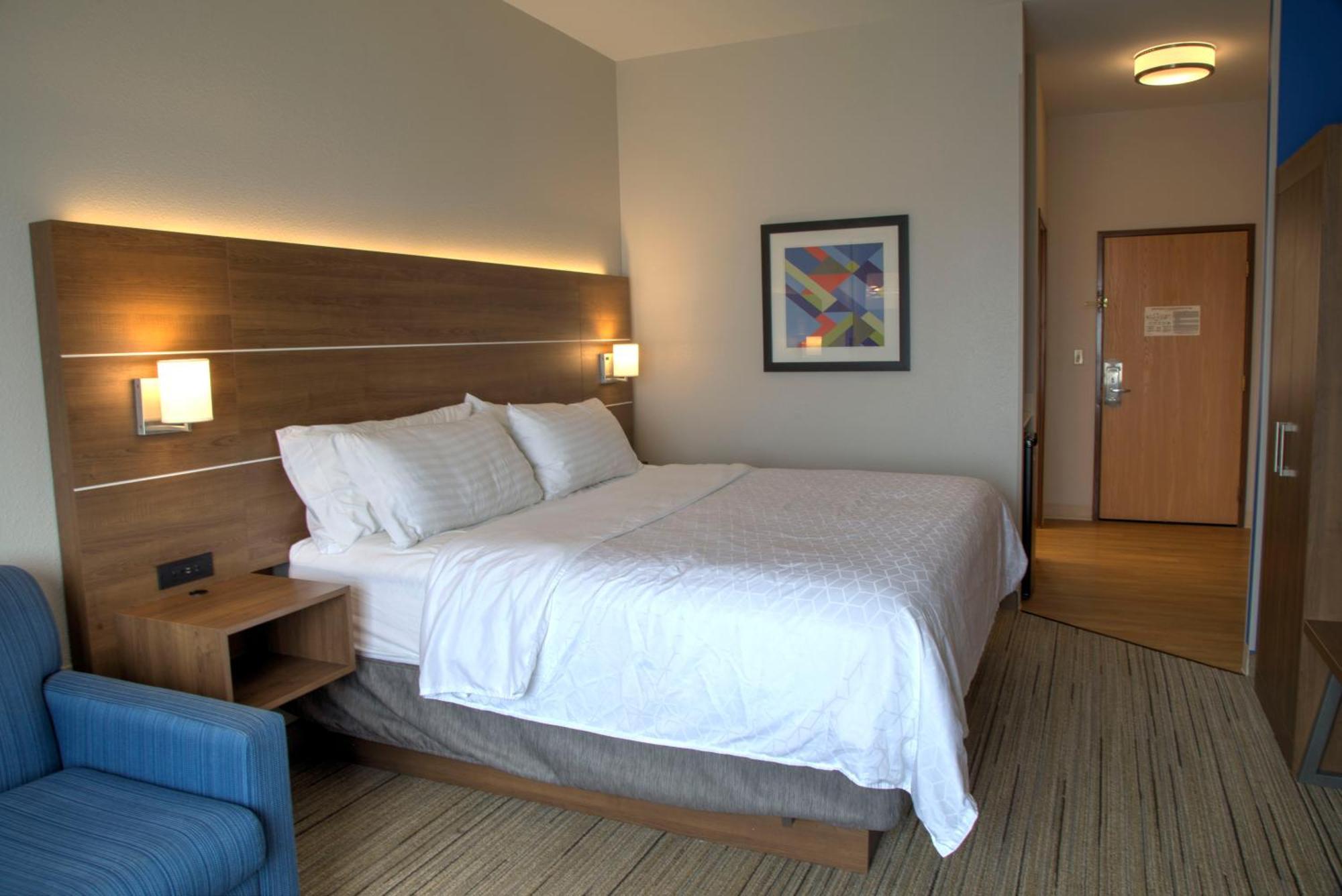King Room - Mobility Access/Hearing Accessible