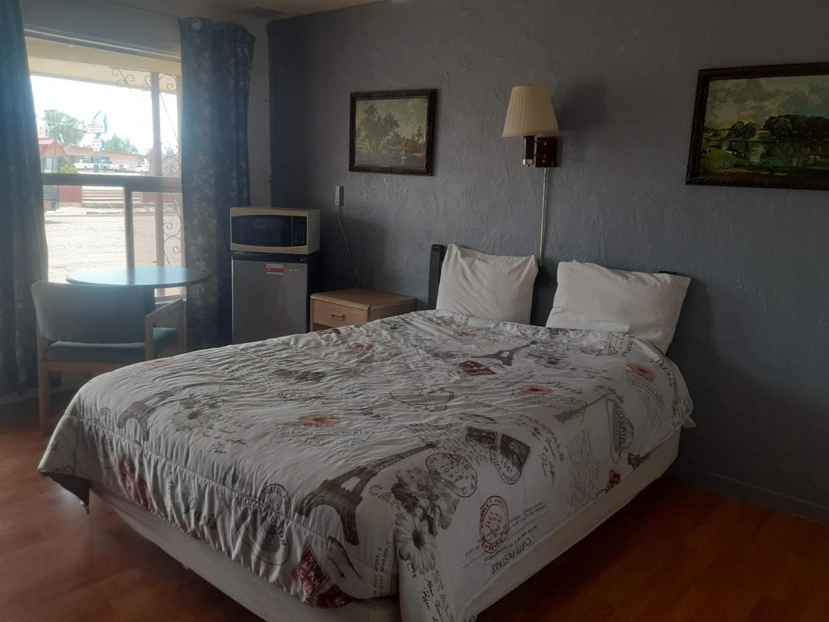 Deluxe Double Room (2 Adults + 1 Child)