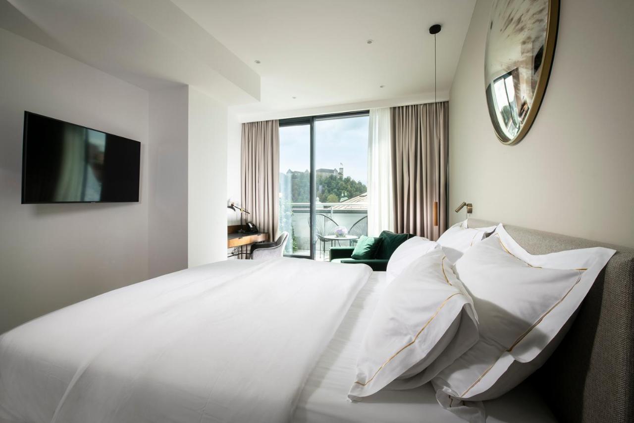 Habitación Doble Deluxe con terraza y vistas al castillo