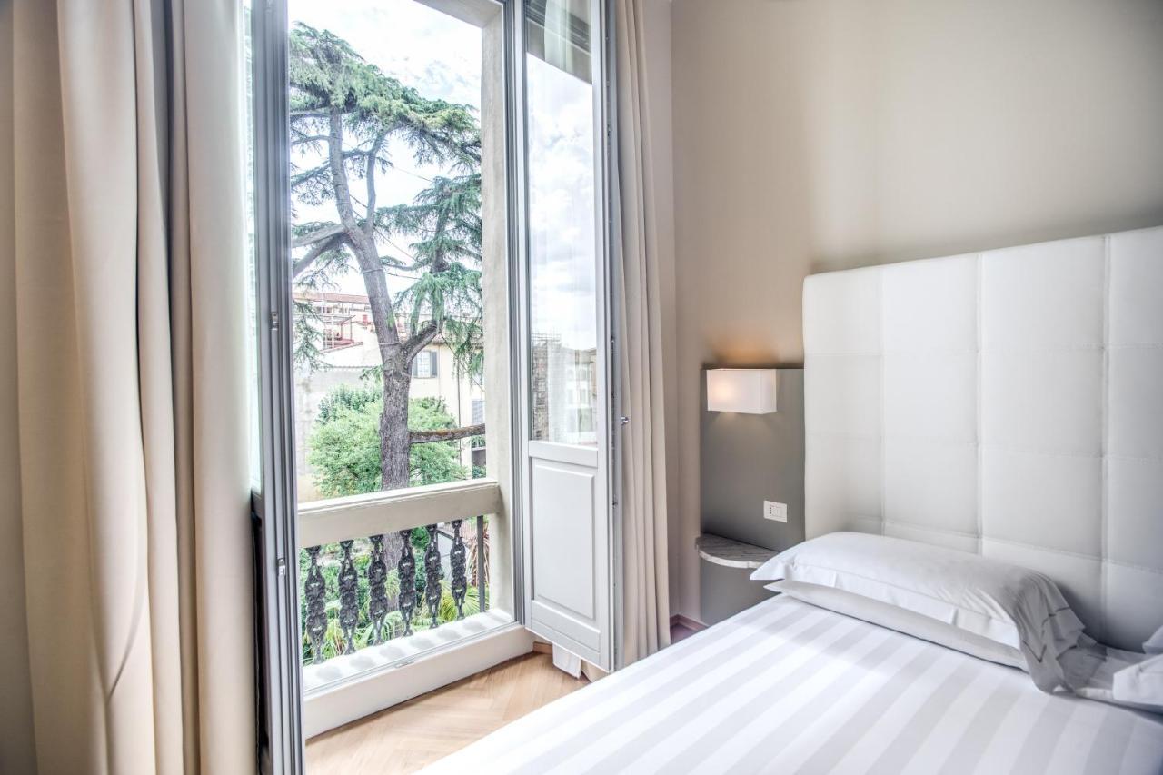Quarto Superior com Cama de Casal ou 2 de Solteiro e Vista do Jardim