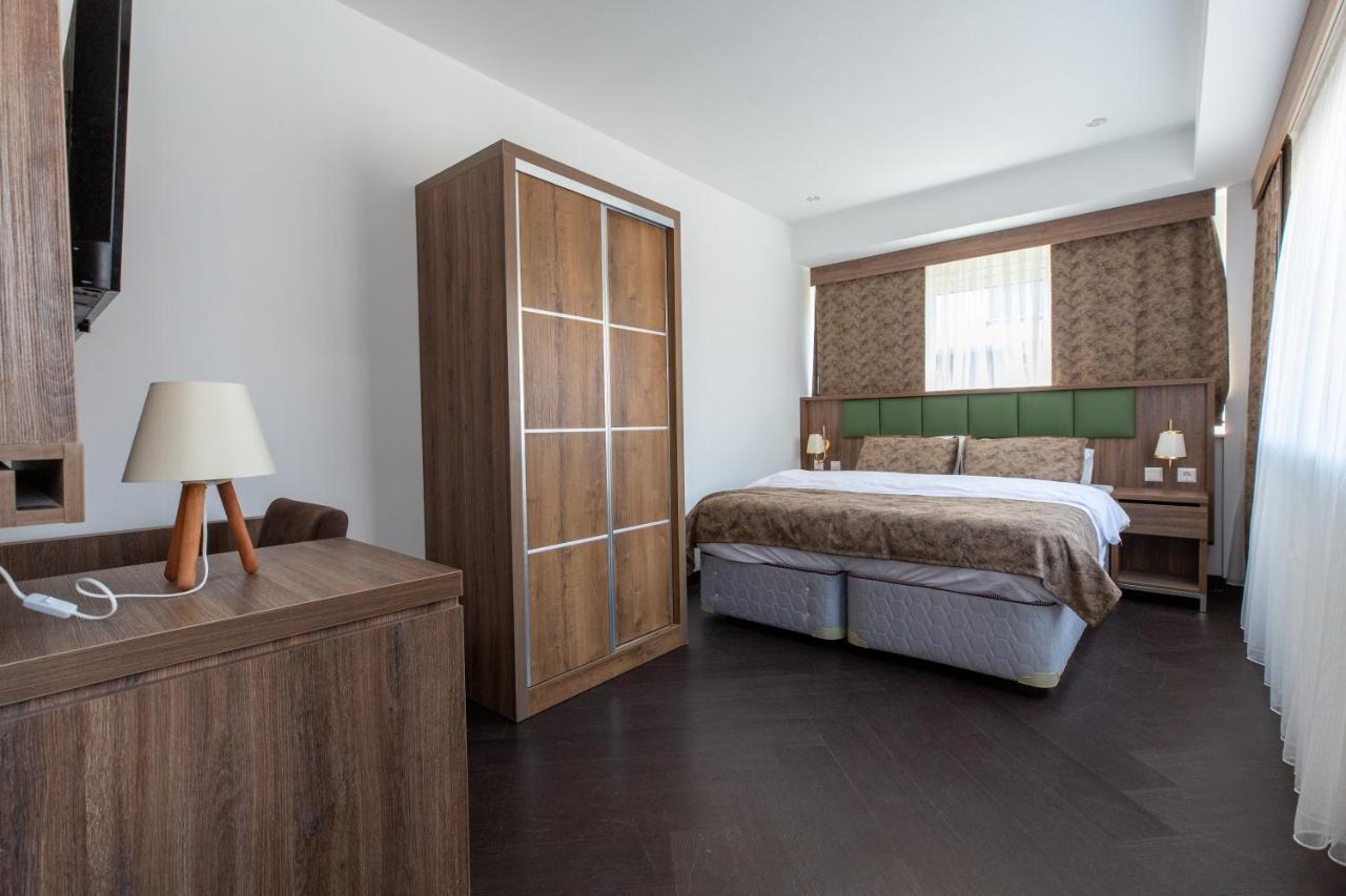 Large Double Room,1290810799:JPEG