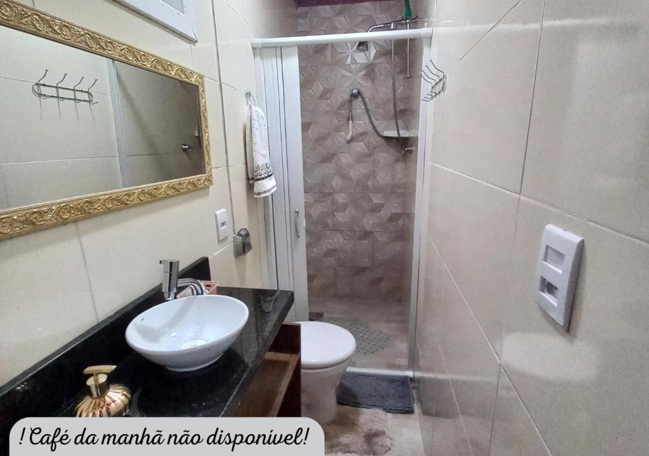 Quarto Triplo com Banheiro Privativo