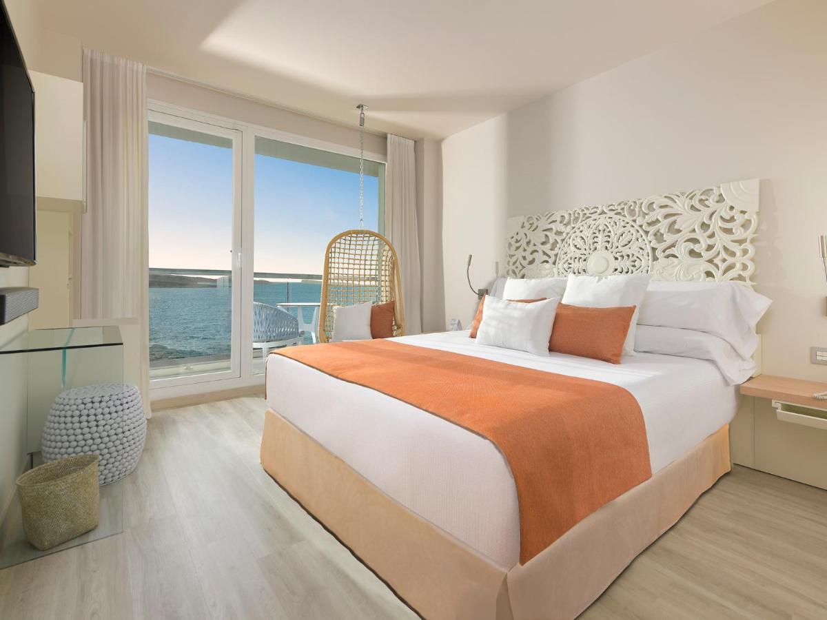 Deluxe Tweepersoonskamer met 1 of 2 Bedden en Zijdelings Uitzicht op Zee - The One Make It Happen