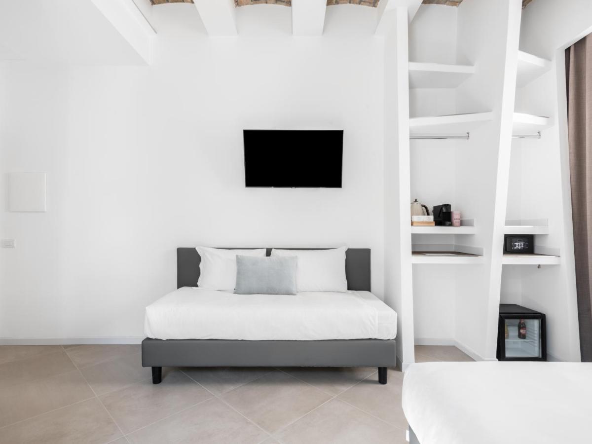 Medium Room with Terrace and Extra Single Bed,1297721176:JPEG