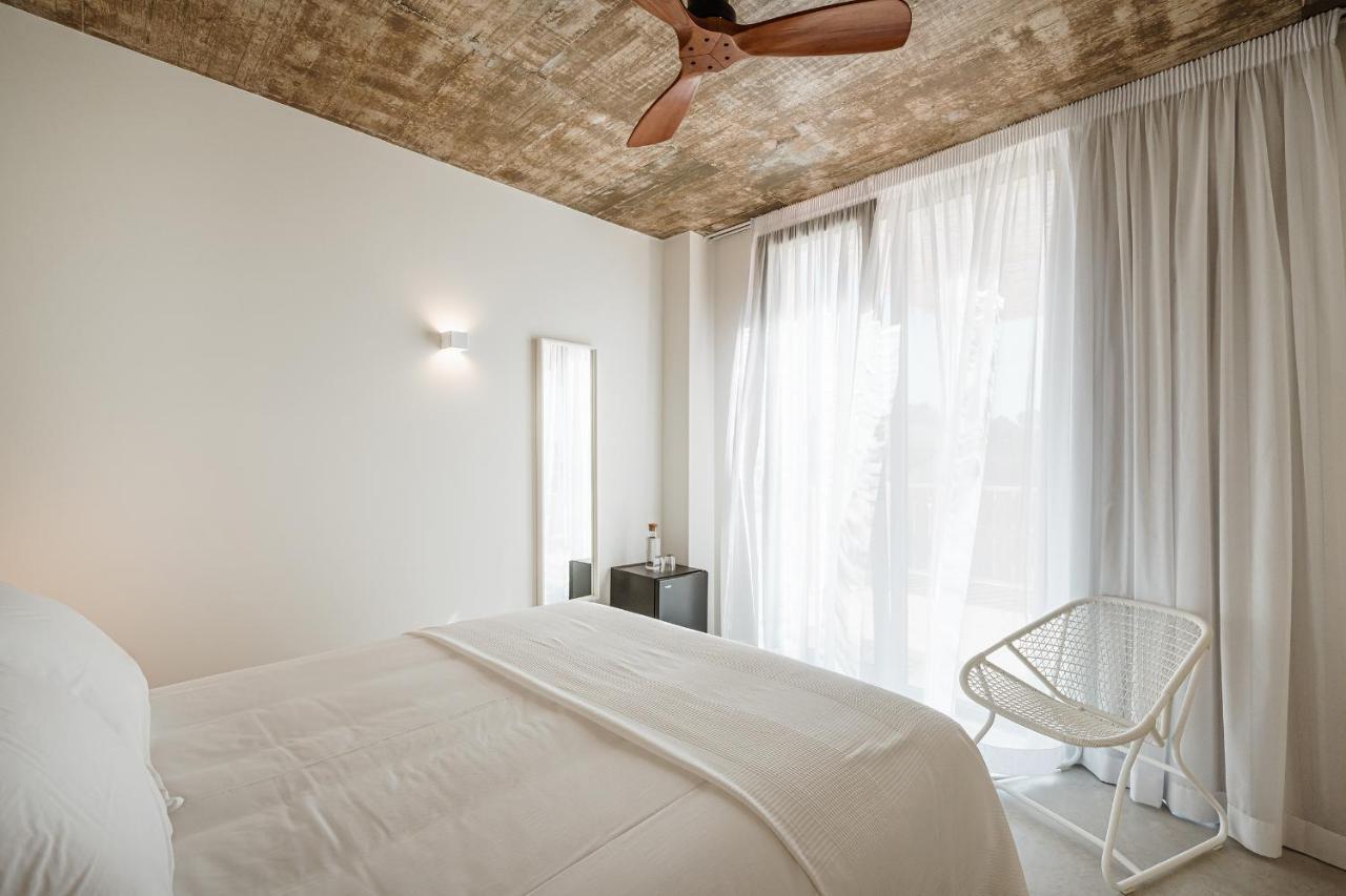 Deluxe Double Room with Balcony,1298609347:JPEG