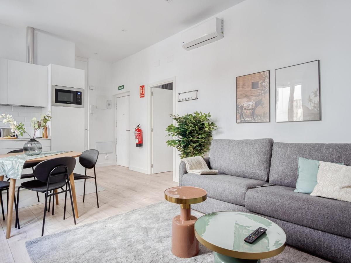 One-Bedroom Apartment,1298941792:JPEG