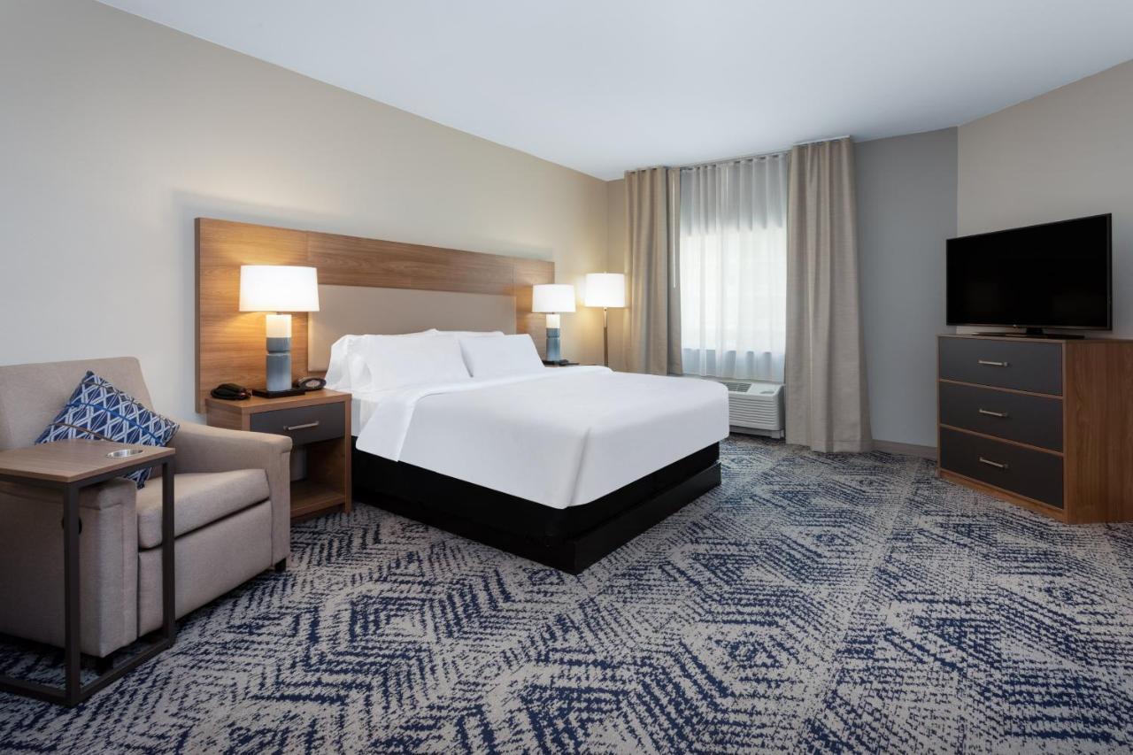 One-Bedroom King Suite - Disability Access