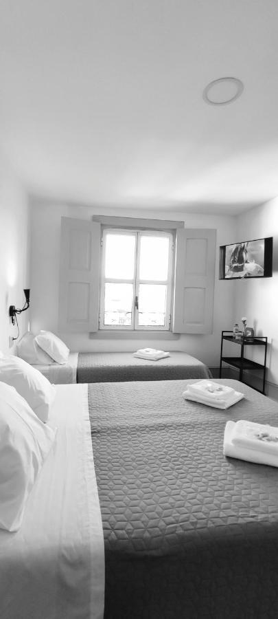 Quarto Familiar com Casa de Banho Partilhada