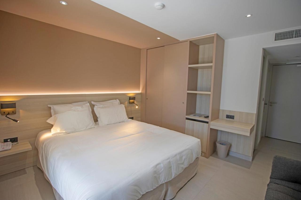 Traditional Double Room - South Side with Garden View