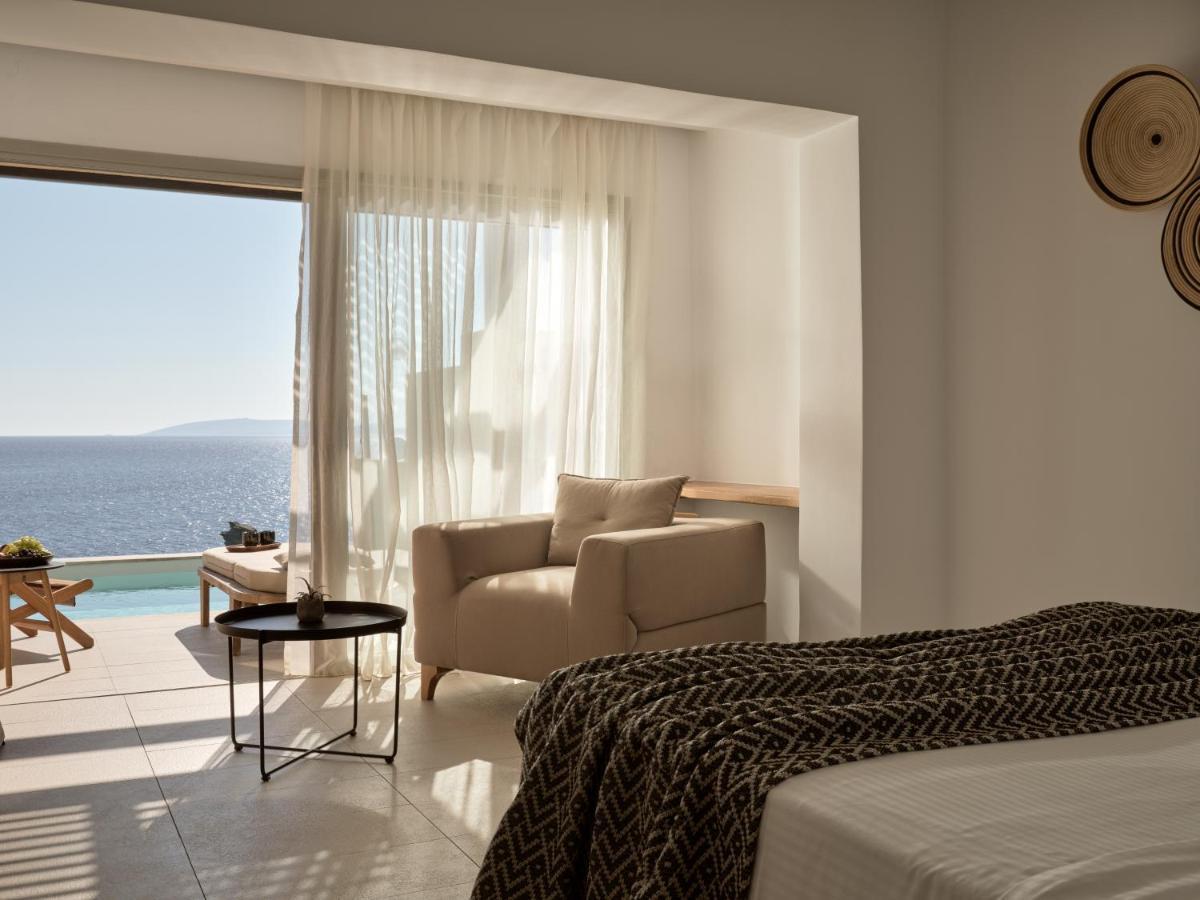 Suites on the Rocks