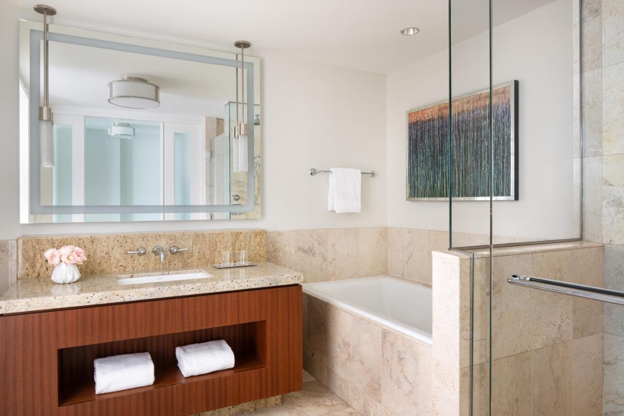 Four Seasons Riverfront Room,1307403265:JPEG