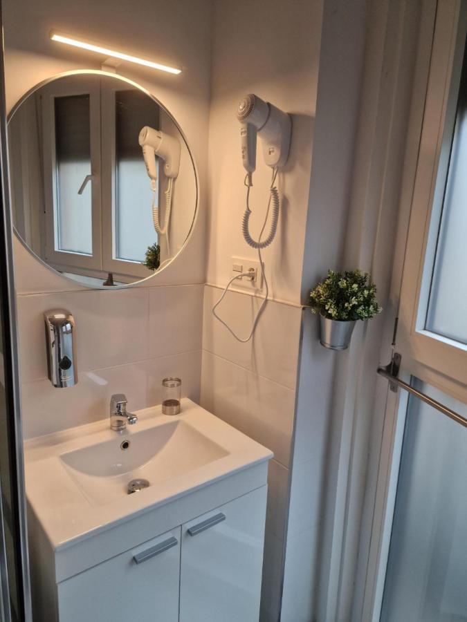 Double Exterior Room