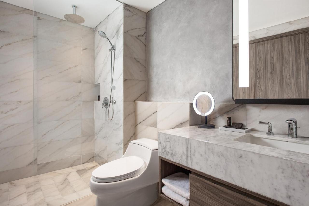 Premier Studio,1319569687:JPEG