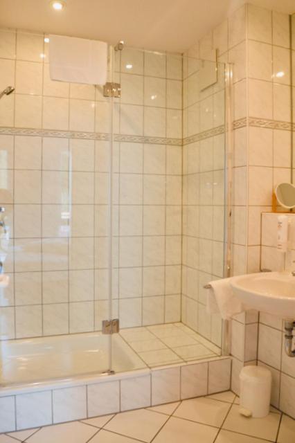 Double Room,1548200221:JPEG