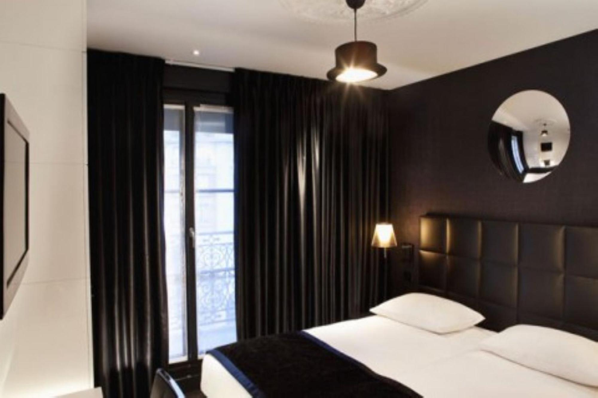 Habitación Doble Deluxe con vistas a la Torre Eiffel
