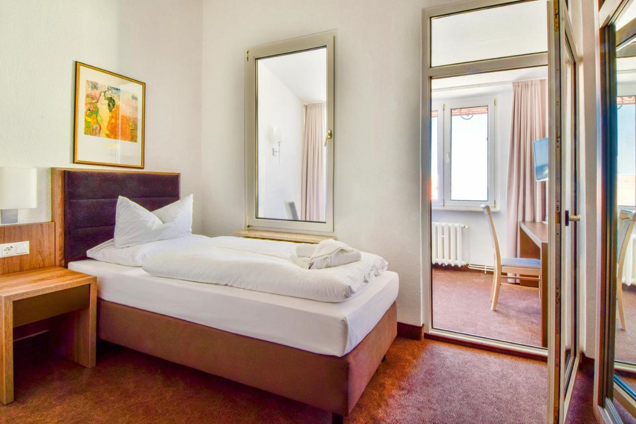 Single Room,1263042022:JPEG