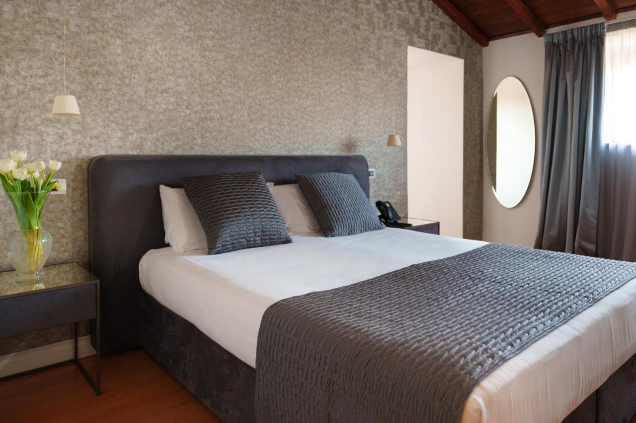Suite with City View,1317899803:JPEG