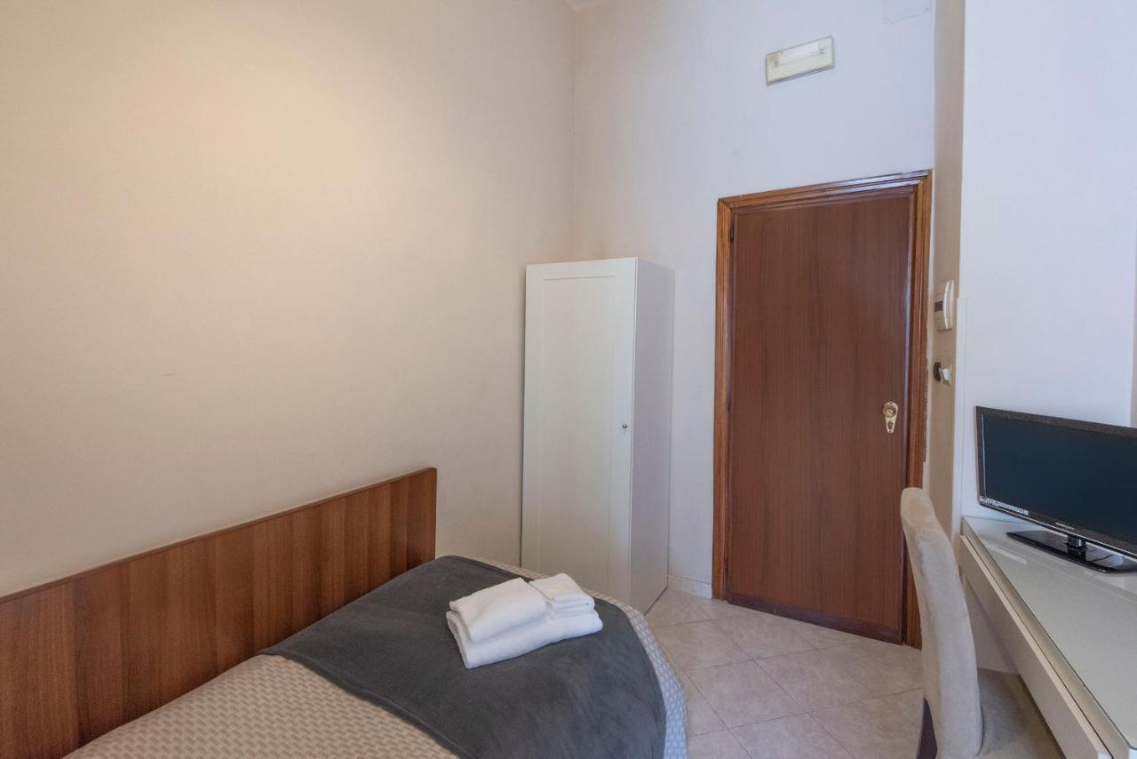 Economy Single Room,1318550764:JPEG