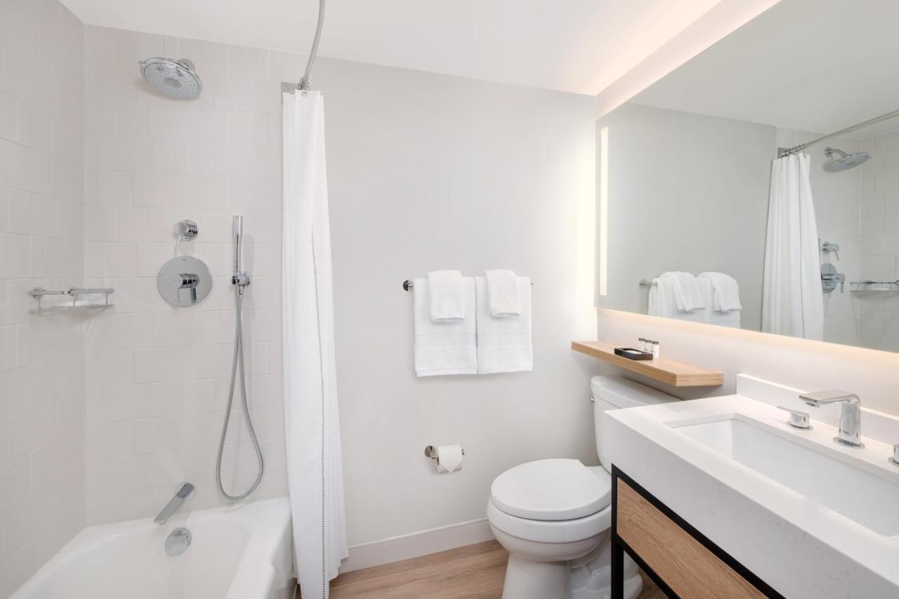 Guest Room, 1 King