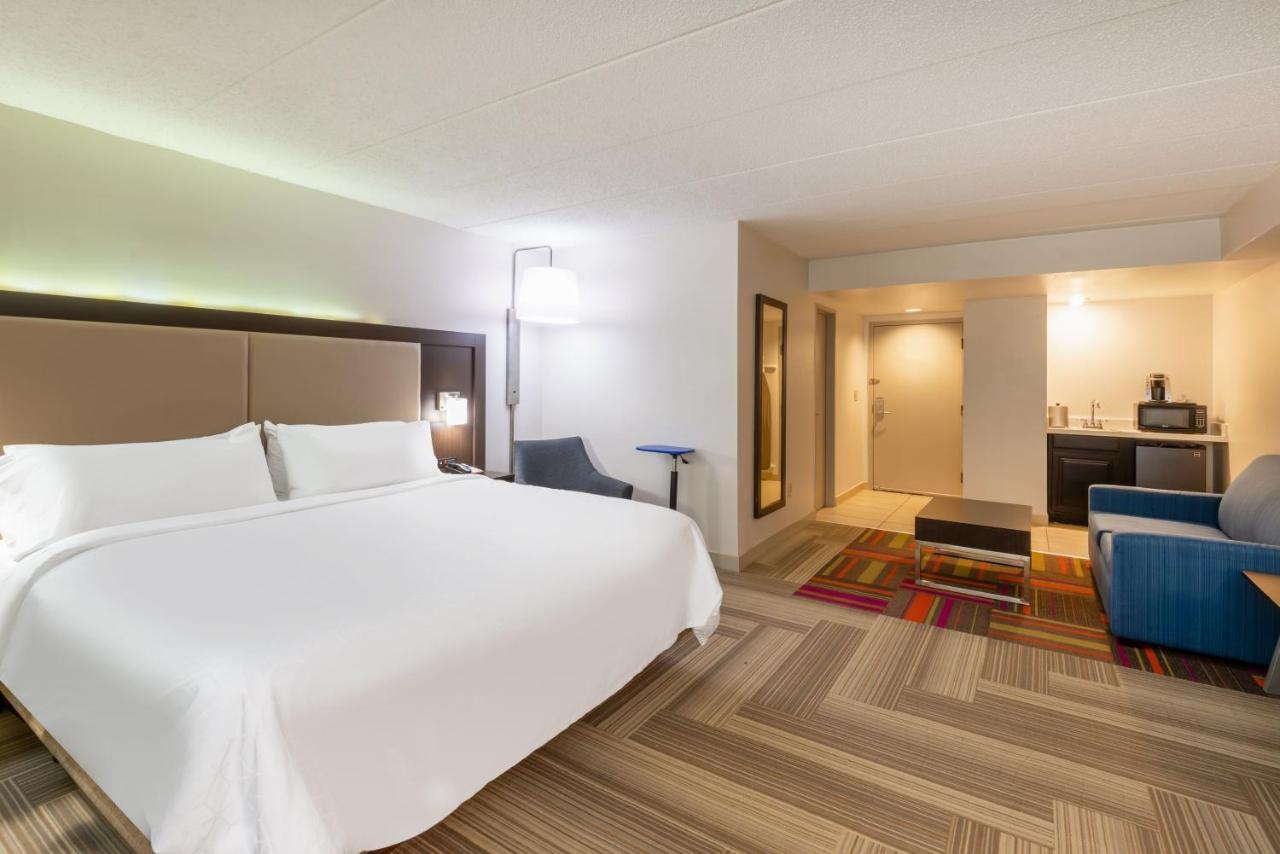 Premium King Room with Jetted Tub