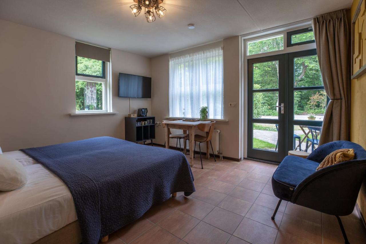 Large Double Room,1320145591:JPEG