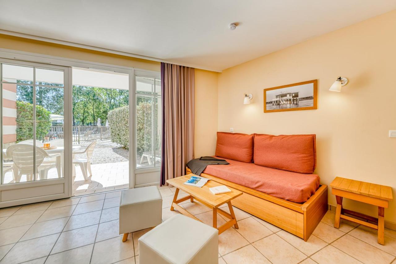 One-Bedroom Apartment with Sleeping Alcove and Terrace or Balcony (6 People) - Pool View,1323949120:JPEG