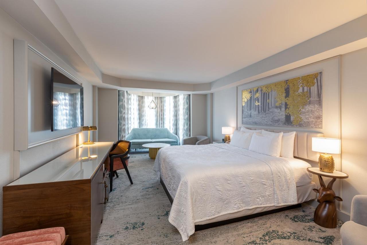 Quarto Tower com Cama King-size