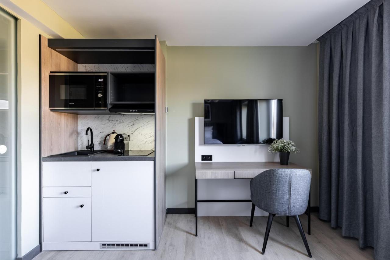 Extra Large Studio with Kitchenette and Bathtub,1324291729:JPEG