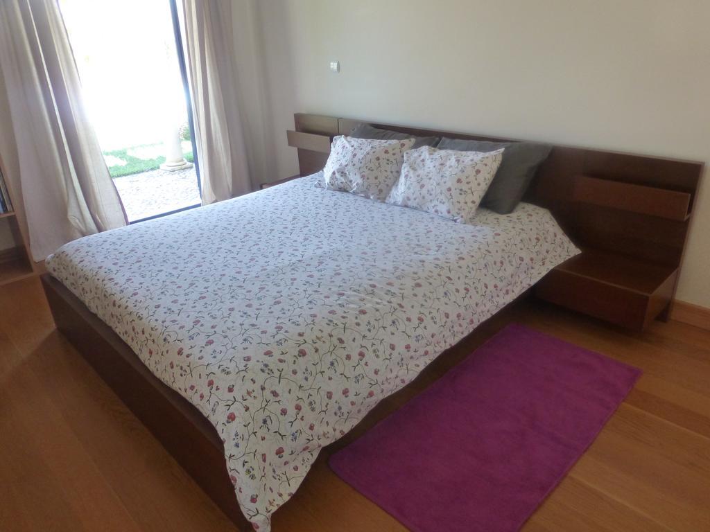 Suite com Cama King-size e Vista Piscina