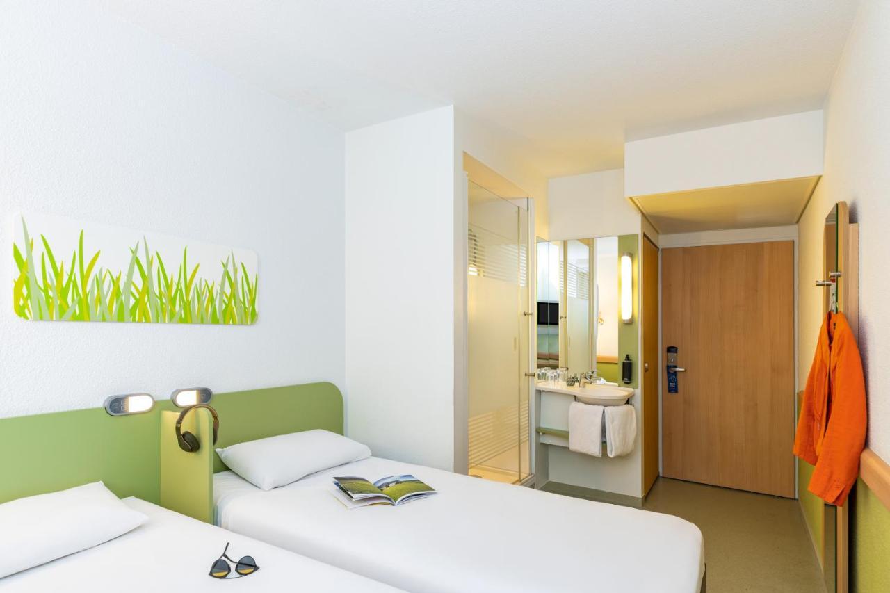 Twin Room,1333677797:JPEG