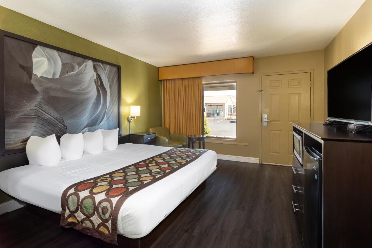 Chambre Lit King-Size - Accessible aux Personnes à Mobilité Réduite - Non-Fumeurs