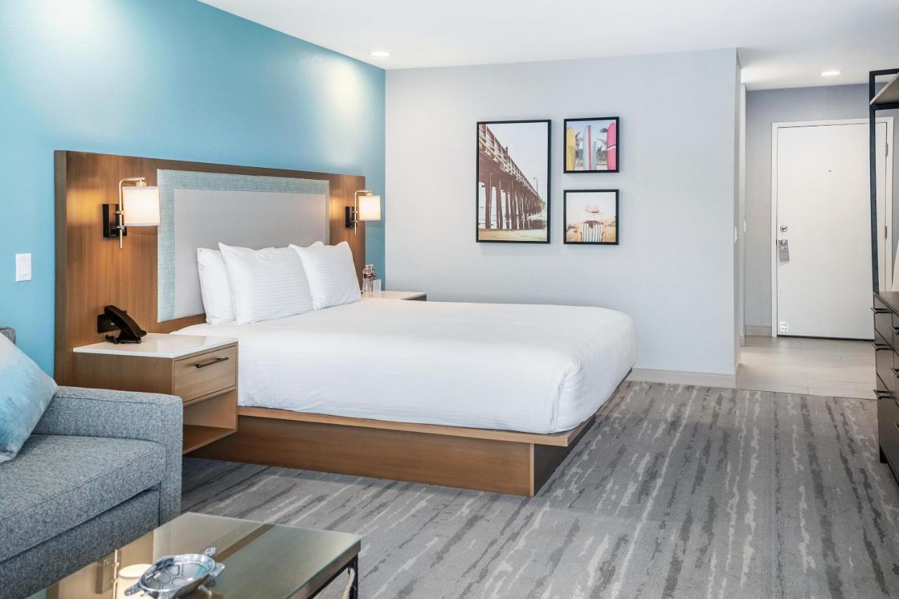 Pier View Upstairs Room with 1 King Bed