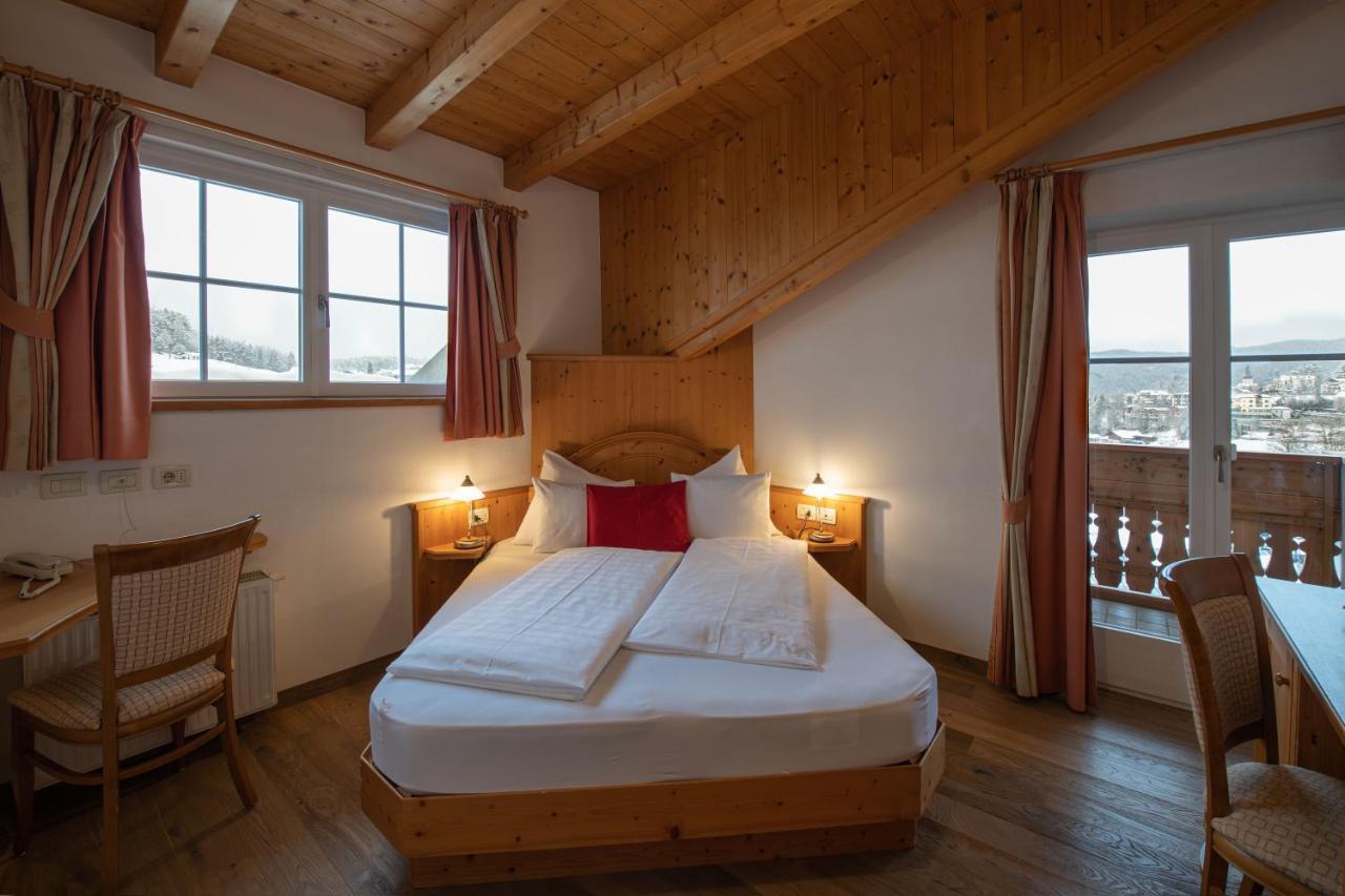 Double Room with Balcony,1346166557:JPEG