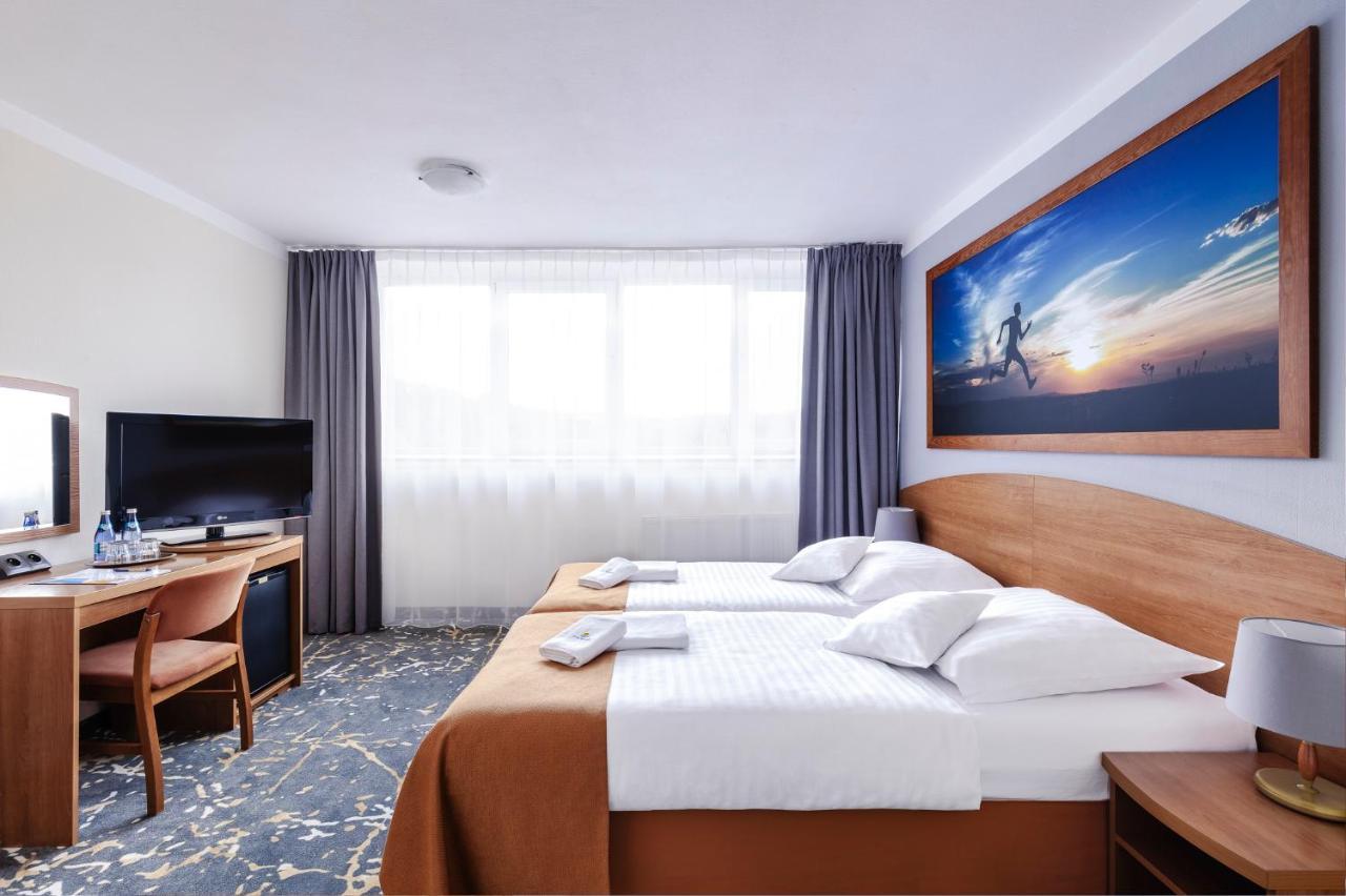 Twin Room,1066604569:JPEG