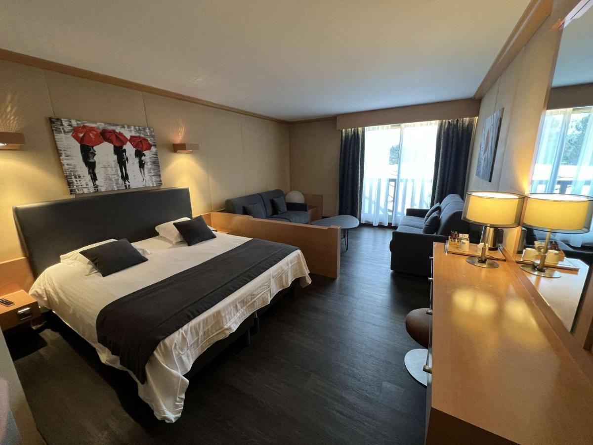 Suite with Hot Tub,1394185394:JPEG