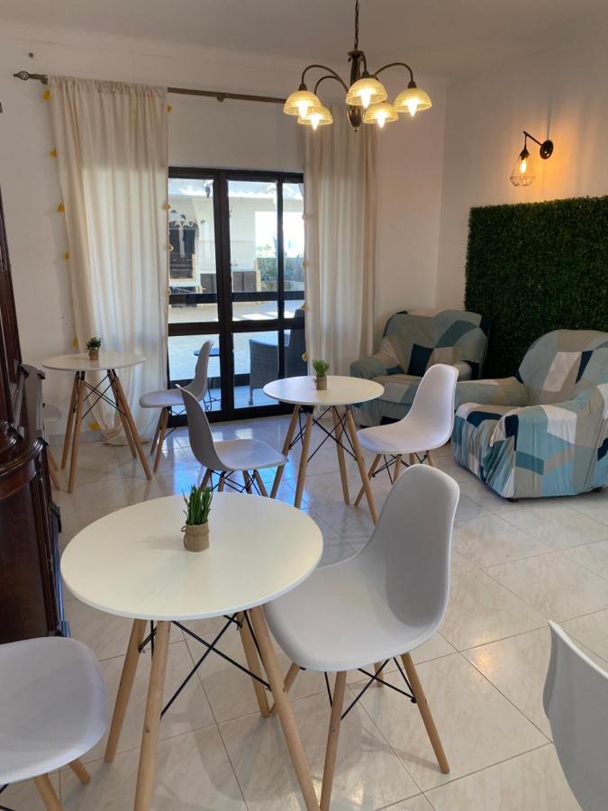Quarto Twin com Casa de Banho Partilhada