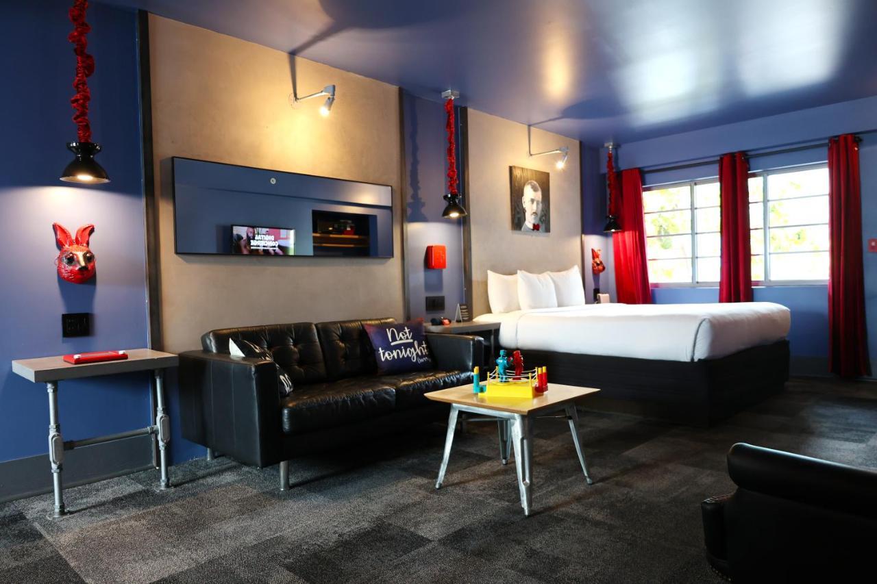 Estudio con cama extragrande